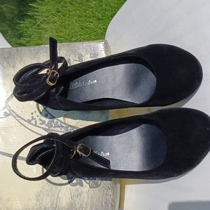 New in Box Velvet Black Flats